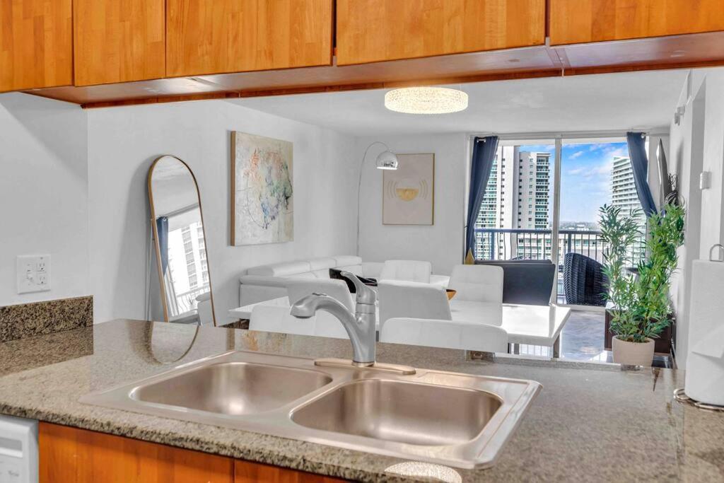 Iconic High Floor 3 Bedrooms In The Heart Of Miami Exterior foto